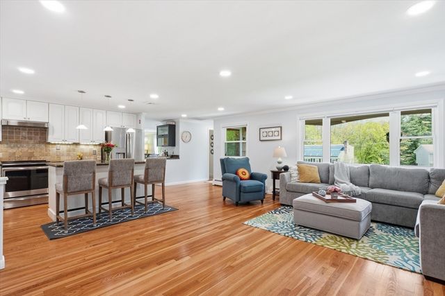 9 Brady Rd Ext, Westborough, MA 01581