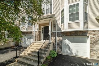 805 Sienna Drive 805, Danbury, CT 06810