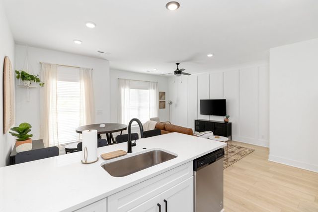 725 Hornbuckle Rd Unit B2, Clarksville, TN 37043