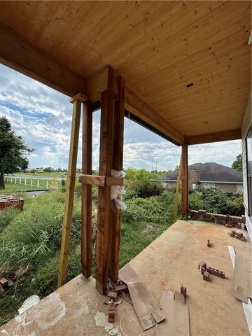 2333 W Seminole Drive, Rogers, AR 72758