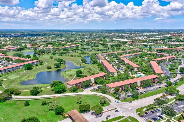 300 SW 134th Way 204E, Pembroke Pines, FL 33027