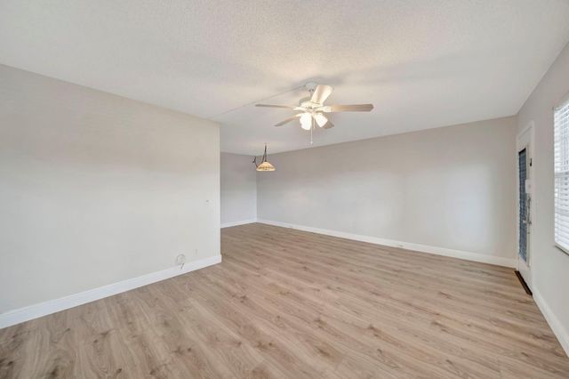 300 SW 134th Way 204E, Pembroke Pines, FL 33027