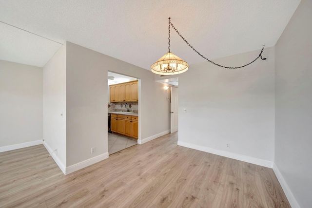 300 SW 134th Way 204E, Pembroke Pines, FL 33027