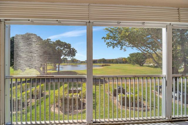 300 SW 134th Way 204E, Pembroke Pines, FL 33027