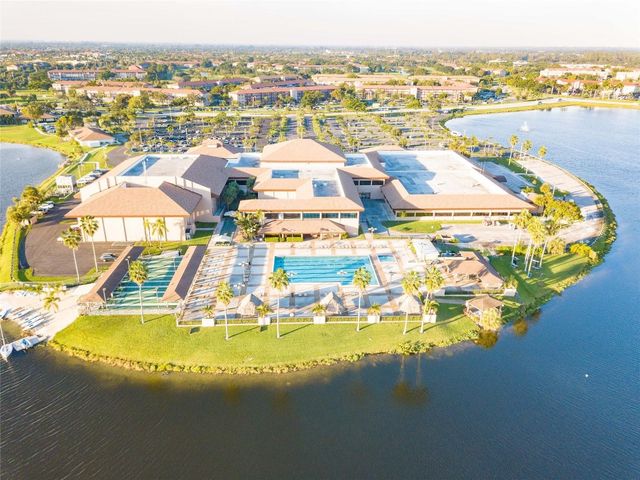 300 SW 134th Way 204E, Pembroke Pines, FL 33027