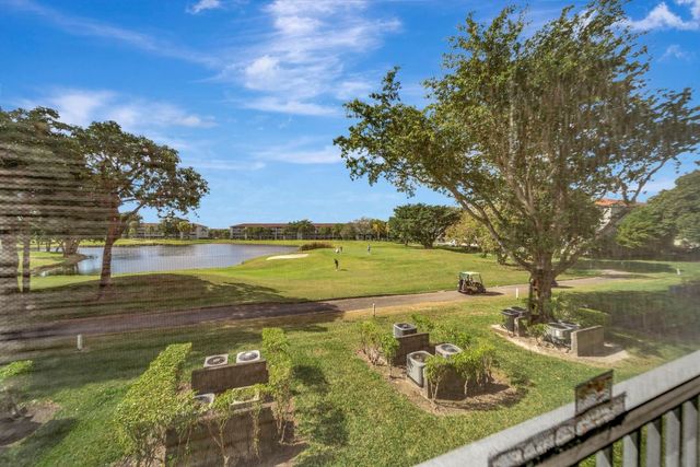 300 SW 134th Way 204E, Pembroke Pines, FL 33027