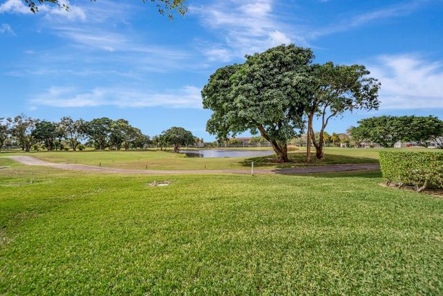 300 SW 134th Way 204E, Pembroke Pines, FL 33027