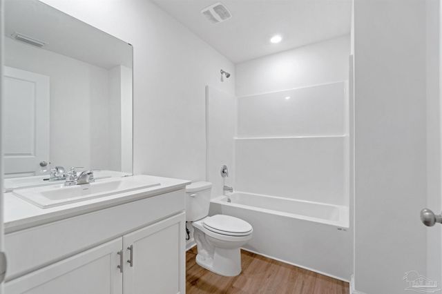 4635 Carlstrom Ln, Pensacola, FL 32507