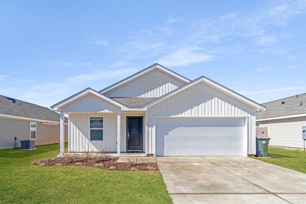 4635 Carlstrom Ln, Pensacola, FL 32507
