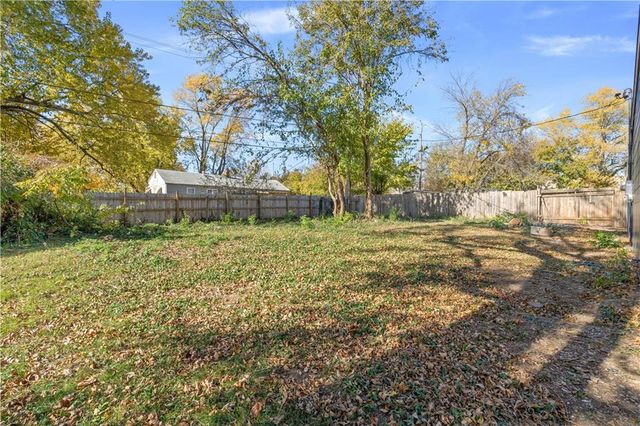 6924 Hunter Street, Raytown, MO 64133