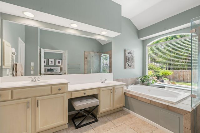 2 Harmony Arbor Court, The Woodlands, TX 77382