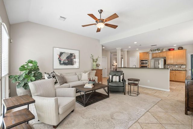 2 Harmony Arbor Court, The Woodlands, TX 77382