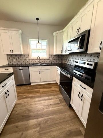 170 Honeysuckle Ln, Sparta, TN 38583