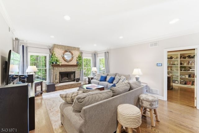 6 Fox Run Rd, Sparta Twp., NJ 07871