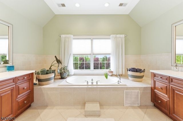 6 Fox Run Rd, Sparta Twp., NJ 07871