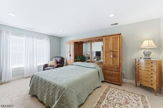 6 Fox Run Rd, Sparta Twp., NJ 07871
