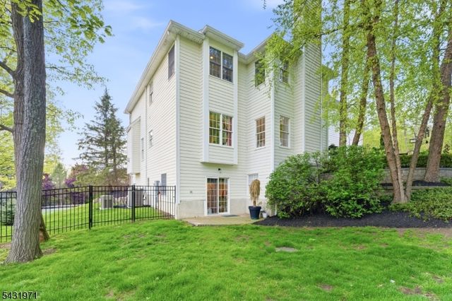 6 Fox Run Rd, Sparta Twp., NJ 07871