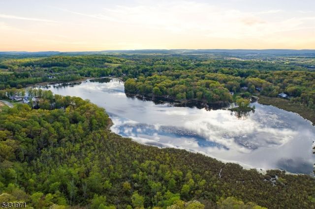 6 Fox Run Rd, Sparta Twp., NJ 07871