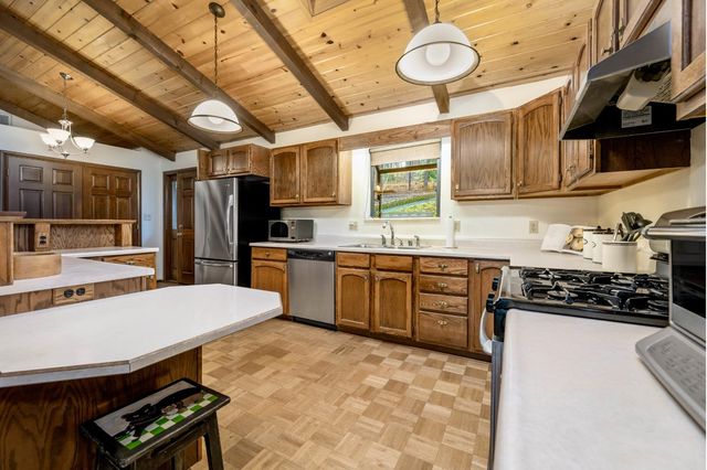 15501 Little Valley Rd, Grass Valley, CA 95949