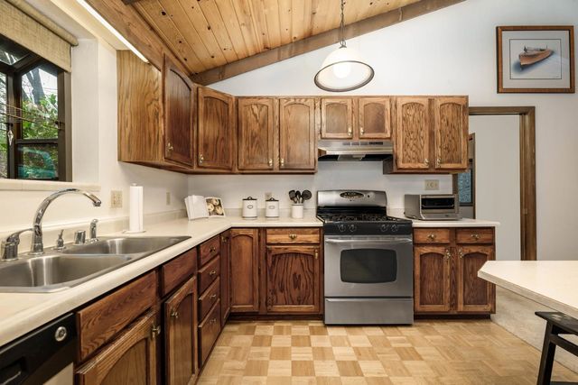 15501 Little Valley Rd, Grass Valley, CA 95949