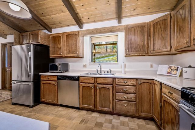 15501 Little Valley Rd, Grass Valley, CA 95949