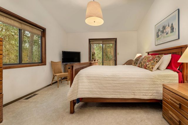 15501 Little Valley Rd, Grass Valley, CA 95949