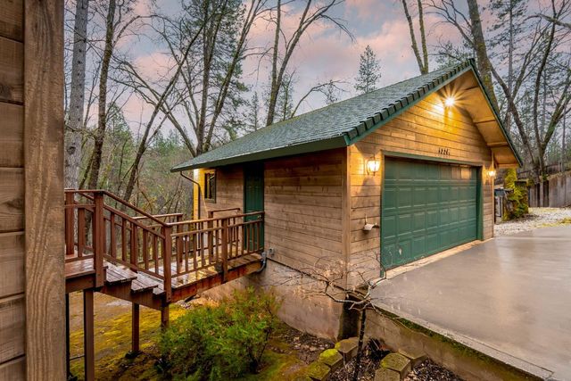 15501 Little Valley Rd, Grass Valley, CA 95949