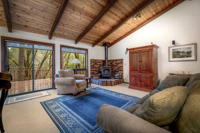 15501 Little Valley Rd, Grass Valley, CA 95949