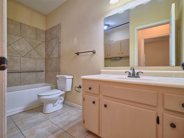 2605 N Abell Street, Wharton, TX 77488