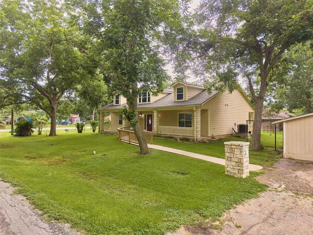 2605 N Abell Street, Wharton, TX 77488