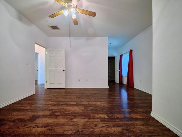 2605 N Abell Street, Wharton, TX 77488