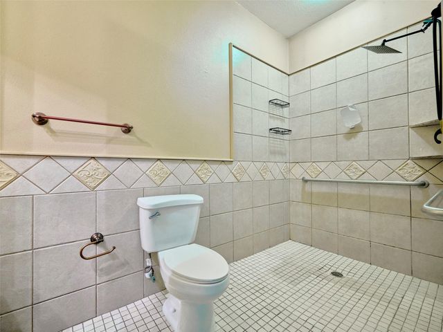 2605 N Abell Street, Wharton, TX 77488