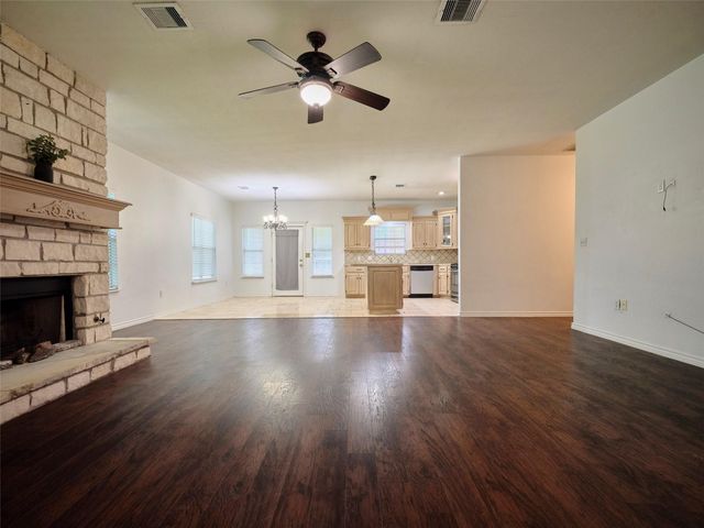2605 N Abell Street, Wharton, TX 77488