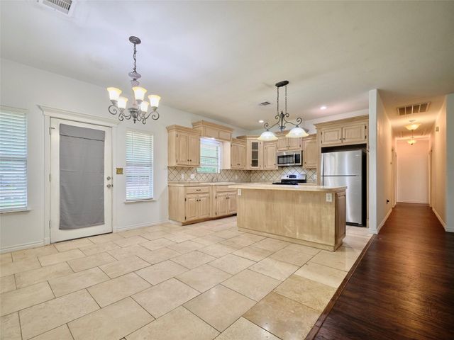 2605 N Abell Street, Wharton, TX 77488