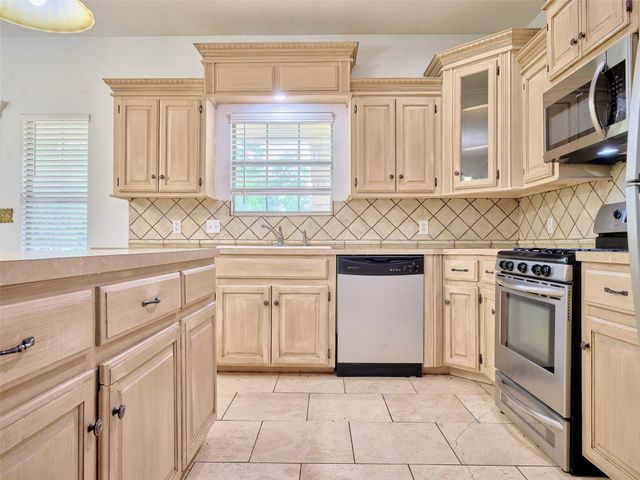 2605 N Abell Street, Wharton, TX 77488