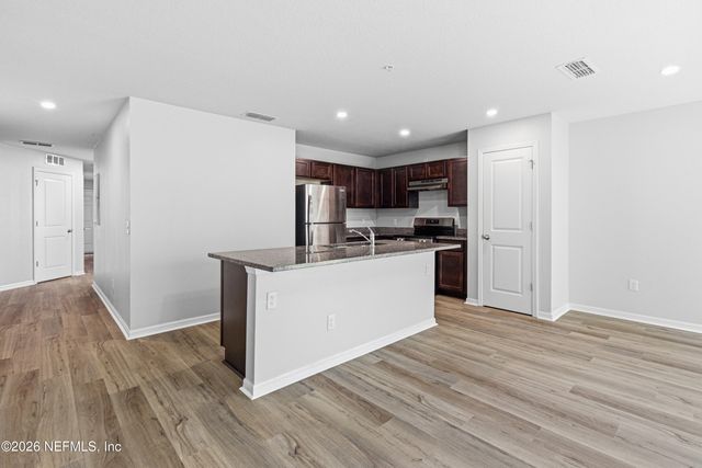 7638 MAILES Court 101,102,201,202, Jacksonville, FL 32210