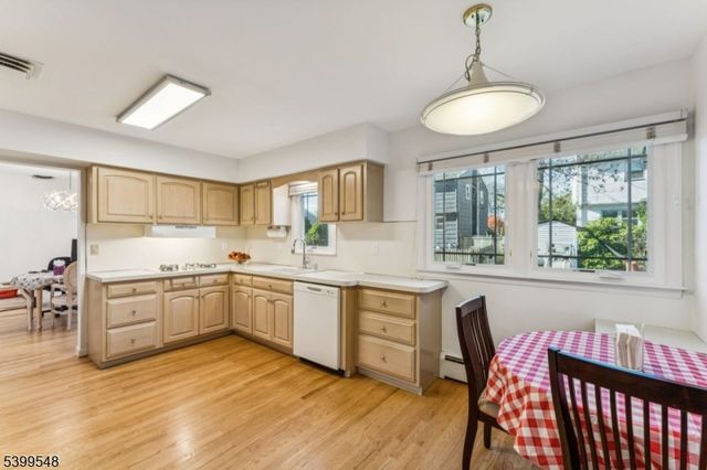 8 Periwinkle Pl, Woodbridge Twp., NJ 07067