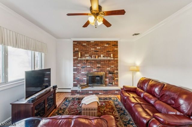 8 Periwinkle Pl, Woodbridge Twp., NJ 07067