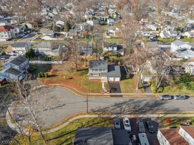 8 Periwinkle Pl, Woodbridge Twp., NJ 07067