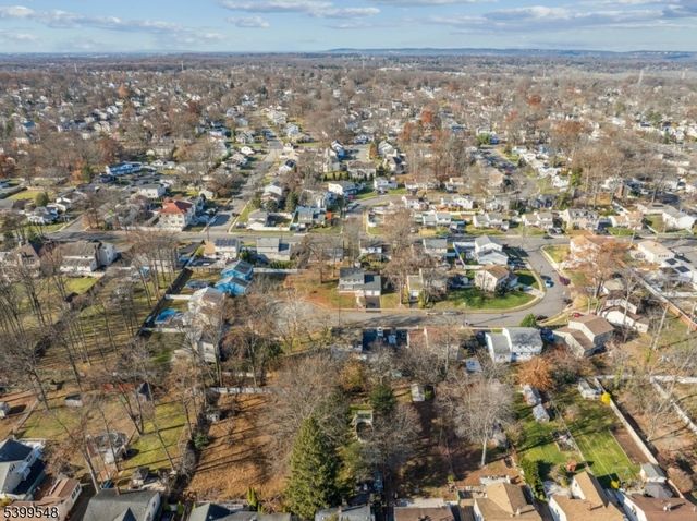 8 Periwinkle Pl, Woodbridge Twp., NJ 07067