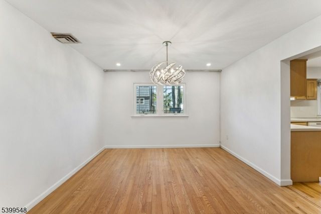 8 Periwinkle Pl, Woodbridge Twp., NJ 07067