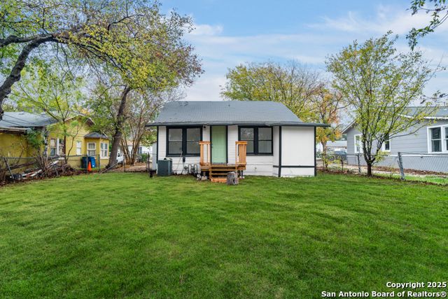 1734 Thorain, San Antonio, TX 78201
