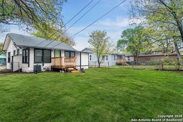 1734 Thorain, San Antonio, TX 78201