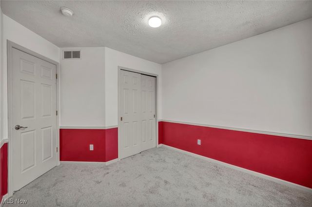 9642 Sunray Drive, Olmsted Twp, OH 44138