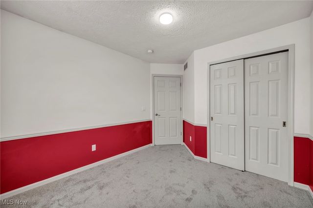 9642 Sunray Drive, Olmsted Twp, OH 44138