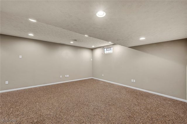 9642 Sunray Drive, Olmsted Twp, OH 44138