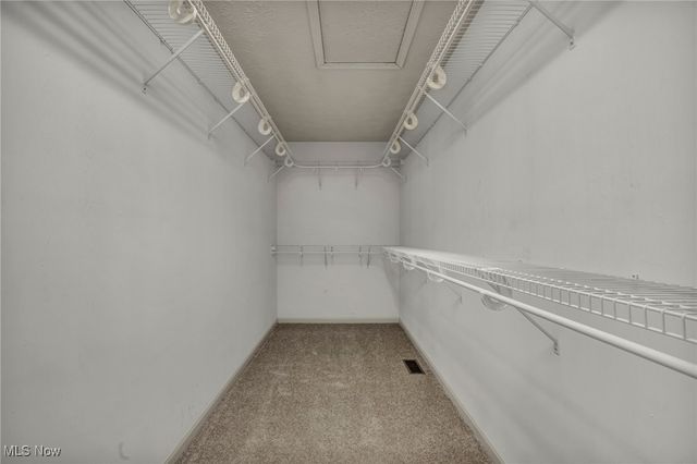 9642 Sunray Drive, Olmsted Twp, OH 44138