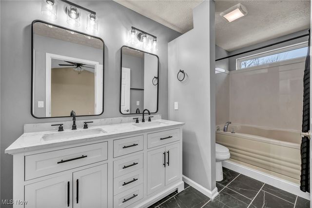 9642 Sunray Drive, Olmsted Twp, OH 44138