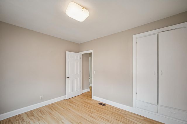 2057 Maple Street, Des Moines, IA 50317