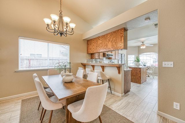 731 Hanson Avenue, Clovis, CA 93611